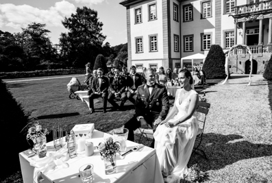 Hochzeitsfotos der freien Trauung auf dem Schloss Körtlinghausen in der Nähe von Warstein