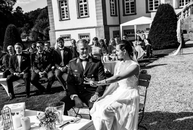Hochzeitsfotos der freien Trauung auf dem Schloss Körtlinghausen in der Nähe von Warstein