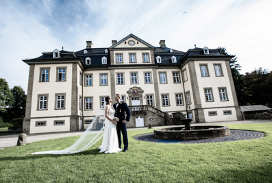 Hochzeitsfotos der freien Trauung auf dem Schloss Körtlinghausen in der Nähe von Warstein