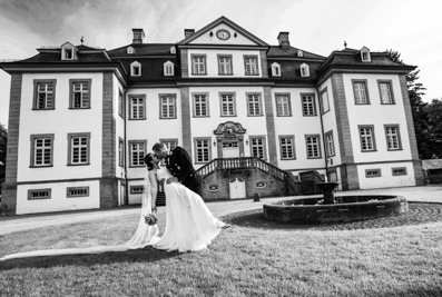 Hochzeitsfotos der freien Trauung auf dem Schloss Körtlinghausen in der Nähe von Warstein