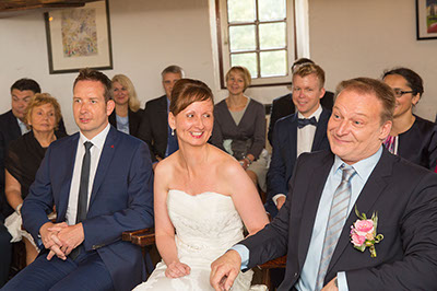 Hochzeitfotos von der Egelsberger Mühle in Krefeld-Traar sowie Feinrestauration Schumachers in Duisburg-Rahm

 