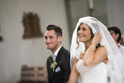 Hochzeitfoto in der St. Lambertus-Kirche in Mettmann und in der Villa Media in Wuppertal