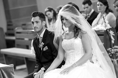 Hochzeitfoto in der St. Lambertus-Kirche in Mettmann und in der Villa Media in Wuppertal