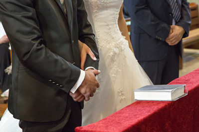 Hochzeitfoto in der St. Lambertus-Kirche in Mettmann und in der Villa Media in Wuppertal