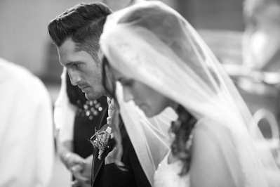 Hochzeitfoto in der St. Lambertus-Kirche in Mettmann und in der Villa Media in Wuppertal