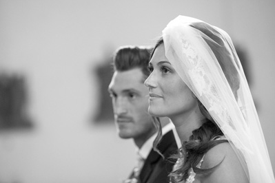 Hochzeitfoto in der St. Lambertus-Kirche in Mettmann und in der Villa Media in Wuppertal