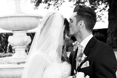 Hochzeitfoto in der St. Lambertus-Kirche in Mettmann und in der Villa Media in Wuppertal