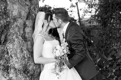 Hochzeitfoto in der St. Lambertus-Kirche in Mettmann und in der Villa Media in Wuppertal