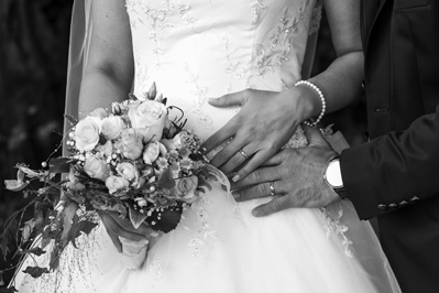 Hochzeitfoto in der St. Lambertus-Kirche in Mettmann und in der Villa Media in Wuppertal