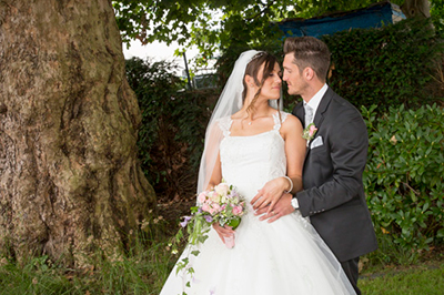 Hochzeitfoto in der St. Lambertus-Kirche in Mettmann und in der Villa Media in Wuppertal