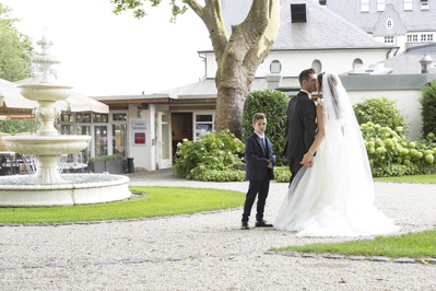 Hochzeitfoto in der St. Lambertus-Kirche in Mettmann und in der Villa Media in Wuppertal