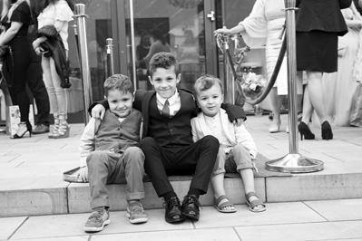 Hochzeitfoto in der St. Lambertus-Kirche in Mettmann und in der Villa Media in Wuppertal