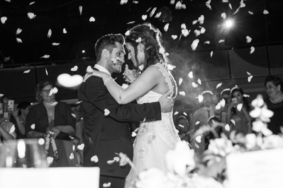 Hochzeitfoto in der St. Lambertus-Kirche in Mettmann und in der Villa Media in Wuppertal