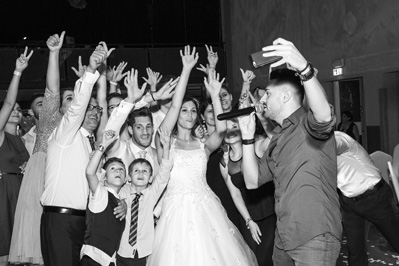 Hochzeitfoto in der St. Lambertus-Kirche in Mettmann und in der Villa Media in Wuppertal