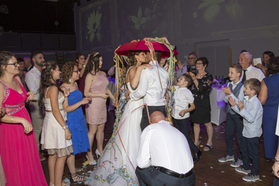 Hochzeitfoto in der St. Lambertus-Kirche in Mettmann und in der Villa Media in Wuppertal