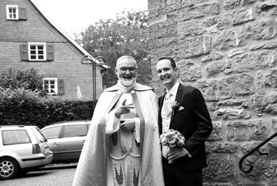 Hochzeitfoto in der Kirche von Haan-Gruiten und im Schloß Grünewald in Solingen