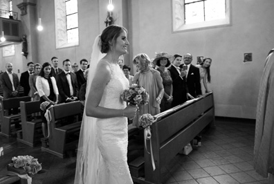 Hochzeitfoto in der Kirche von Haan-Gruiten und im Schloß Grünewald in Solingen