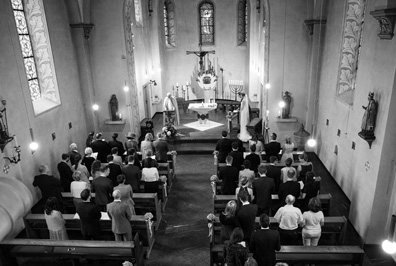 Hochzeitfoto in der Kirche von Haan-Gruiten und im Schloß Grünewald in Solingen