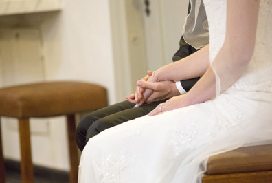 Hochzeitfoto in der Kirche von Haan-Gruiten und im Schloß Grünewald in Solingen