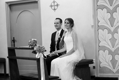 Hochzeitfoto in der Kirche von Haan-Gruiten und im Schloß Grünewald in Solingen