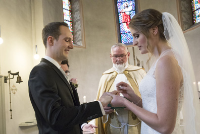 Hochzeitfoto in der Kirche von Haan-Gruiten und im Schloß Grünewald in Solingen