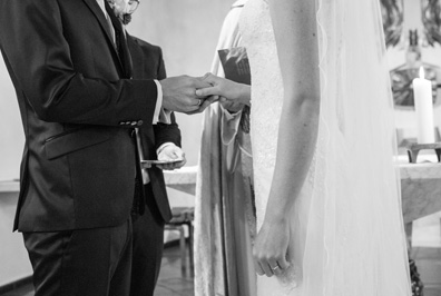 Hochzeitfoto in der Kirche von Haan-Gruiten und im Schloß Grünewald in Solingen