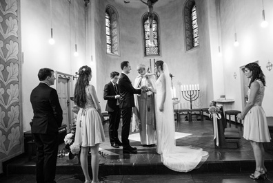 Hochzeitfoto in der Kirche von Haan-Gruiten und im Schloß Grünewald in Solingen