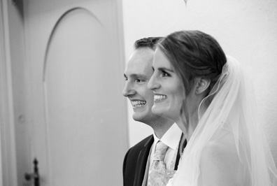 Hochzeitfoto in der Kirche von Haan-Gruiten und im Schloß Grünewald in Solingen