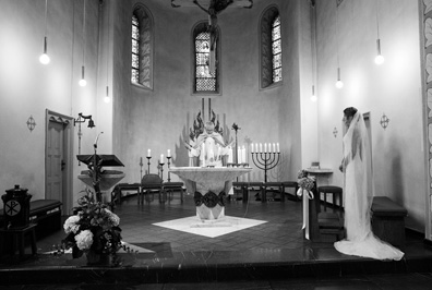 Hochzeitfoto in der Kirche von Haan-Gruiten und im Schloß Grünewald in Solingen