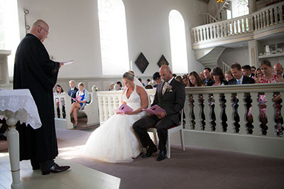 Hochzeitsfotografie des Brautpaares Stephi und Martin in Linnep, Mettmann und Düsseldorf