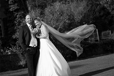 Hochzeitsfotografie des Brautpaares Stephi und Martin in Linnep, Mettmann und Düsseldorf